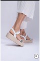 Sandale albe cu platforma din piele