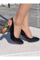 Pantofi din piele negra cu imprimeu floral