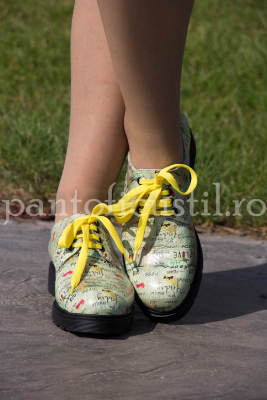 Pantofi dama din piele naturala multicolor cu siret