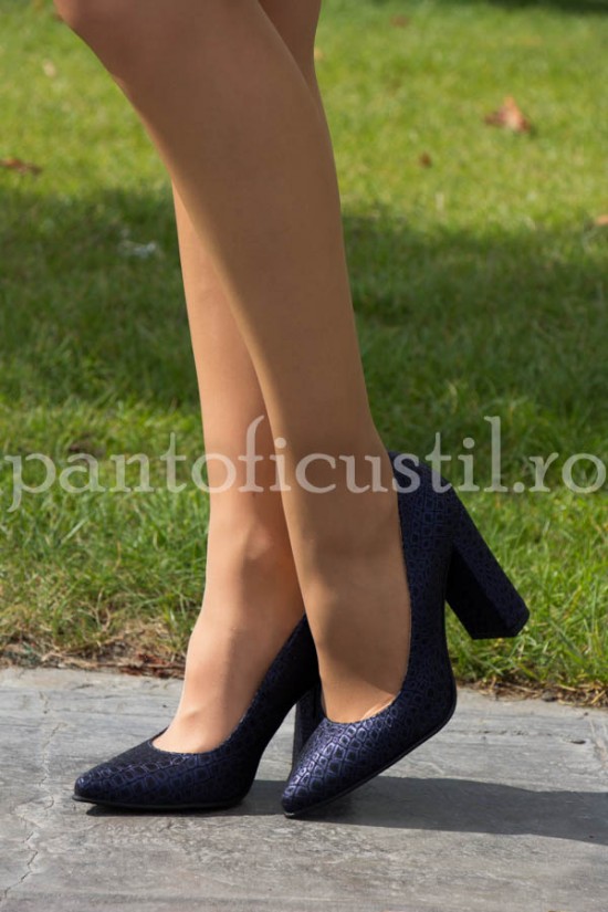 Pantofi stiletto cu toc gros din piele texturata bleumarin