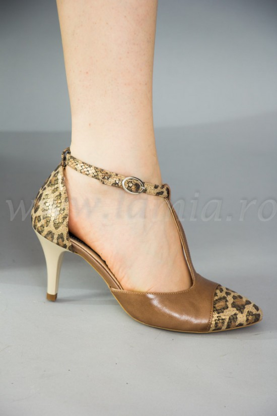 Pantofi decupati din piele imprimeu leopard 