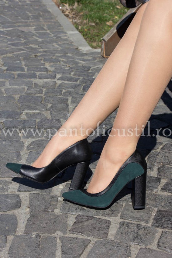 Pantofi stiletto cu piele intoarsa verde si piele neagra cu toc gros