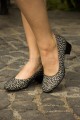 Pantofi eleganti cu toc mic din piele bronz cu buline albe