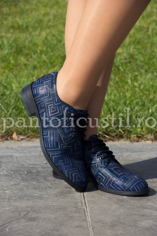 Pantofi Oxford din piele bleumarin cu imprimeuri grafice