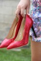 Pantofi stiletto rosii din piele cu aspect glitter